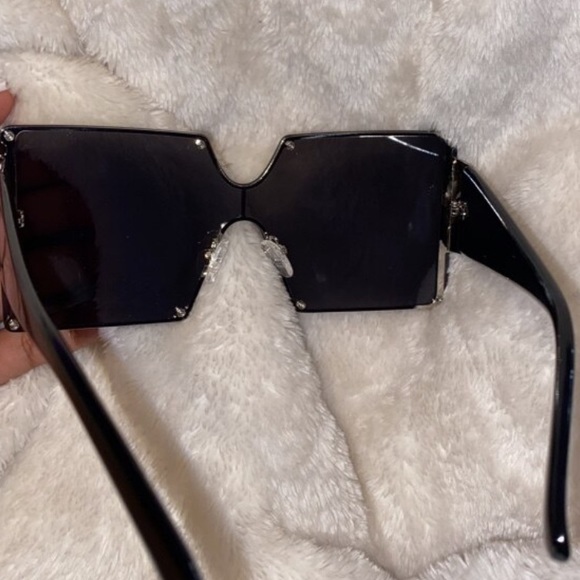 Sunglasses - Picture 3 of 3